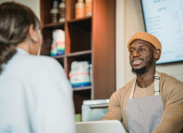 pexels-mizunokozuki-13735967